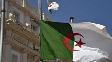 الخارجية الجزائرية تستدعي السفير الفرنسي احتجاجا على اعتقال أحد دبلوماسييها في باريس