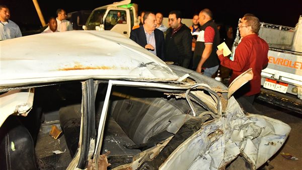 مصرع وإصابة 13 شخصا في تصادم 3 سيارات بأسيوط.. والمحافظ يتابع الحادث | صور مصرع وإصابة 13 شخصا في تصادم 3 سيارات بأسيوط.. والمحافظ يتابع الحادث | صور