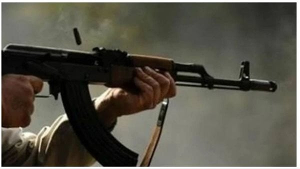 بسبب قطعة أرض.. ضبط 5 أشخاص بينهم مصابان في مشاجرة بالأعيرة النارية بسوهاج بسبب قطعة أرض.. ضبط 5 أشخاص بينهم مصابان في مشاجرة بالأعيرة النارية بسوهاج