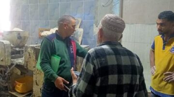 ضبط 710 عبوات مواد غذائية منتهية الصلاحية قبل ترويجها بأسواق السويس
