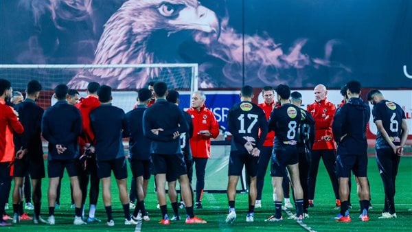 بعد التعادل أمام بيراميدز.. الأهلي يبدأ الاستعداد لمواجهة صن داونز دون راحة بعد التعادل أمام بيراميدز.. الأهلي يبدأ الاستعداد لمواجهة صن داونز دون راحة