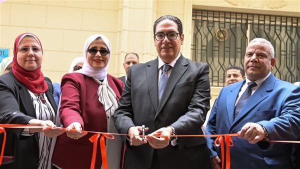 افتتاح المعرض السنوي للملابس في جامعة القاهرة (صور)