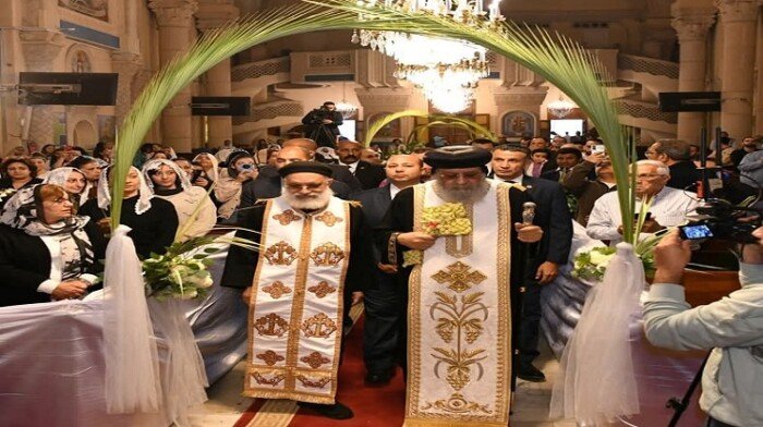 البابا تواضروس يترأس قداس أحد الشعانين بالكاتدرائية المرقسية بالاسكندرية «صور» 