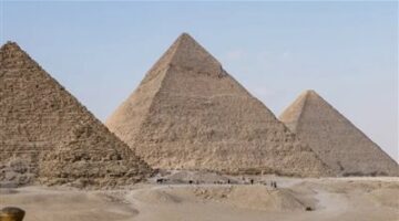 السياحة: منطقة الأهرامات تستقبل 15 ألف زائر بنسبة زيادة بلغت 25 % بعد تطويرها