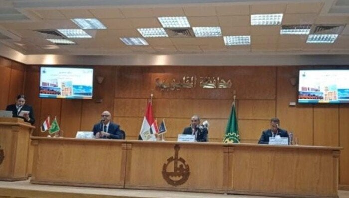 توقيع مذكرة تفاهم محورية لدفع عجلة التنمية الرقمية والاجتماعية المستدامة بالقليوبية توقيع مذكرة تفاهم محورية لدفع عجلة التنمية الرقمية والاجتماعية المستدامة بالقليوبية