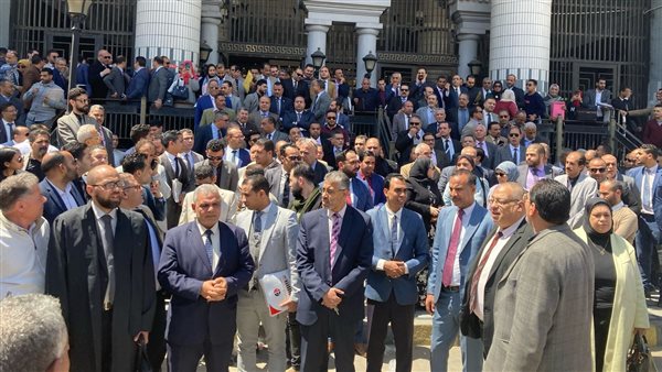 وقفة احتجاجية للمحامين في الإسكندرية اعتراضًا على زيادة الرسوم القضائية.. صور وقفة احتجاجية للمحامين في الإسكندرية اعتراضًا على زيادة الرسوم القضائية.. صور