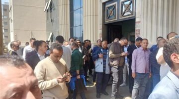 وقفة احتجاجية للمحامين على مستوى الجمهورية اعتراضًا على زيادة الرسوم القضائية| صور
