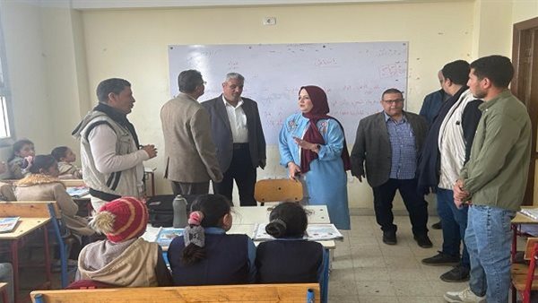 مدير تعليم مطروح تتابع انتظام الدراسة في مدارس البنجر وتبحث تحديات المنظومة مدير تعليم مطروح تتابع انتظام الدراسة في مدارس البنجر وتبحث تحديات المنظومة