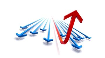 أسعار الأسهم الأكثر ارتفاعًا وتراجعًا بجلسة الأحد
