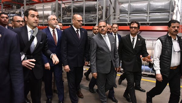 وزير العمل يصطحب نظيره التركي في زيارة لشركة “جيد تكستايل” بالعاشر من رمضان