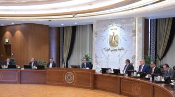 رئيس الوزراء يتابع موقف تطوير وتحديث منظومة تداول الأسمدة الزراعية