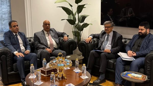 رئيس غرفة القاهرة يبحث مع سفير باكستان سُبل زيادة التبادل التجاري والاستثماري المشترك رئيس غرفة القاهرة يبحث مع سفير باكستان سُبل زيادة التبادل التجاري والاستثماري المشترك