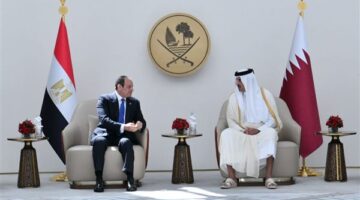 لحظة وصول الرئيس السيسي إلى الدوحة.. شاهد