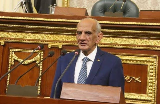برلماني يطالب بعدد من الإنشاءات والمشروعات القومية في نجع حمادي برلماني يطالب بعدد من الإنشاءات والمشروعات القومية في نجع حمادي