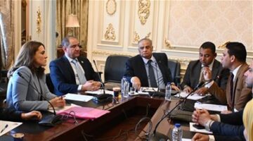 تشريعة النواب تناقش طلب النائبة فاطمة سليم بشأن ميكنة الدفاتر القديمة بالشهر العقارى.. والحكومة: مشروع جديد لتطوير السجل العينى