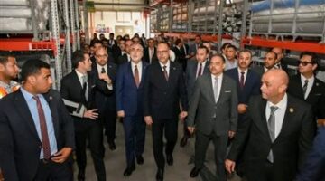 وزيرا العمل المصري والتركي ومحافظ الشرقية يزورون شركة «Jade Textile Egypt » بالعاشر