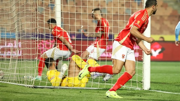مهاجم الزمالك يتخذ قرارا بالتوقيع للأهلي.. عاجل مهاجم الزمالك يتخذ قرارا بالتوقيع للأهلي.. عاجل