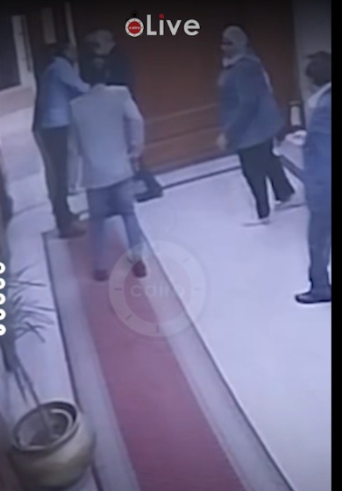 لحظة تعدي سكرتير محافظة سوهاج على النائب