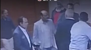 كان عايز يضربه بالديوان.. القاهرة 24 ينفرد بفيديو لحظة تعدي سكرتير محافظة سوهاج على نائب المحافظ