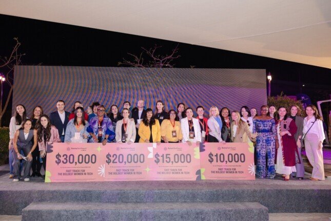 منصة «هيريو» المصرية الناشئة تحصد جائزة خاصة خلال حفل توزيع جوائز «2025 Aurora Tech Award» المقدمة من اندرايف منصة «هيريو» المصرية الناشئة تحصد جائزة خاصة خلال حفل توزيع جوائز «2025 Aurora Tech Award» المقدمة من اندرايف
