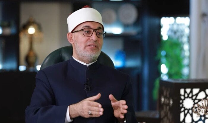 عياد: التشدد في الدين نوع من التطرف.. و«المنصات الإلكترونية» جزء من فوضى الفتاوى عياد: التشدد في الدين نوع من التطرف.. و«المنصات الإلكترونية» جزء من فوضى الفتاوى