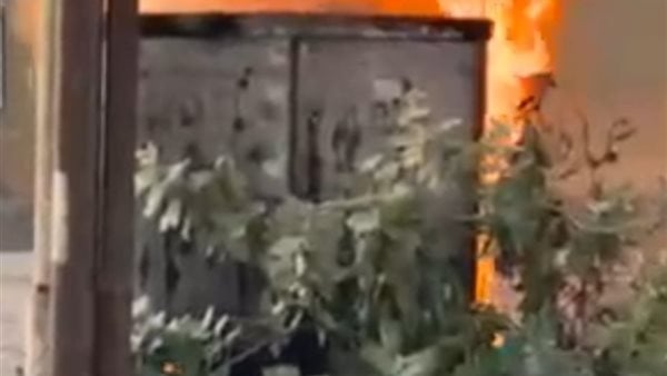 انقطاع التيار عن المنطقة.. اشتعال النيران في مولد كهربائي بسبب ماس بقنا انقطاع التيار عن المنطقة.. اشتعال النيران في مولد كهربائي بسبب ماس بقنا