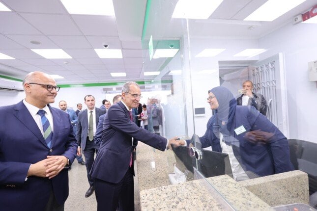 وزير الاتصالات يفتتح مكتبي بريد في القليوبية بعد تطويرهما بأحدث الحلول التكنولوجية