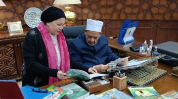 شيخ الأزهر يعود إلى مكتبه بعد تماثله للشفاء.. صور