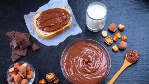 طريقة عمل صوص الشوكولاتة بالبندق في البيت| لتزيين الحلويات طريقة عمل صوص الشوكولاتة بالبندق في البيت| لتزيين الحلويات