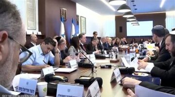 250 من قدامى الموساد يطالبون بوقف الحرب و يهددون "لن نبقى مكتوفي الأيدي"