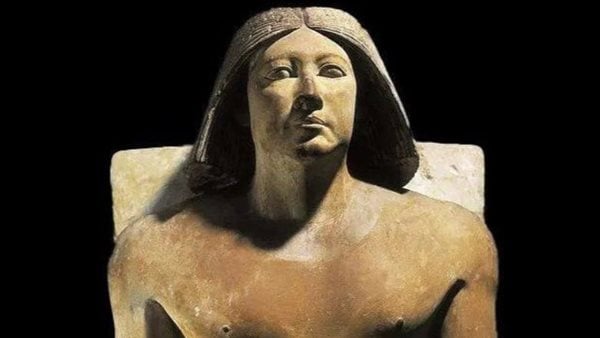 المتحف المصري يعرض تمثالين من الحجر الجيري للكاهن الأكبر بالأسرة الخامسة | صور المتحف المصري يعرض تمثالين من الحجر الجيري للكاهن الأكبر بالأسرة الخامسة | صور