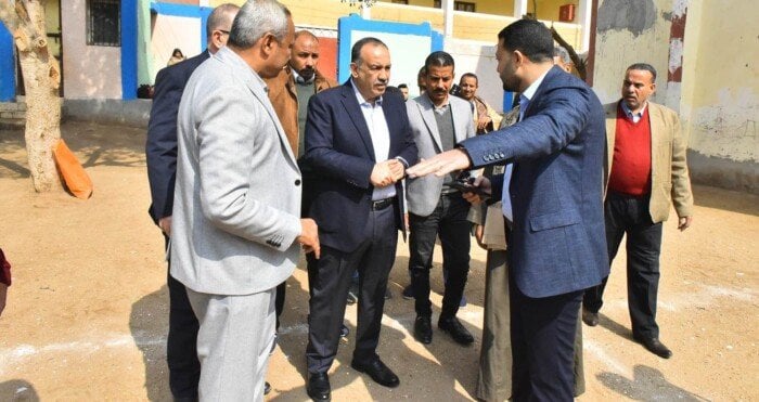 محافظ أسيوط يتفقد مدرستي الإمام علي الإبتدائية ونزلة باقور المشتركة لبحث توسعتهما محافظ أسيوط يتفقد مدرستي الإمام علي الإبتدائية ونزلة باقور المشتركة لبحث توسعتهما