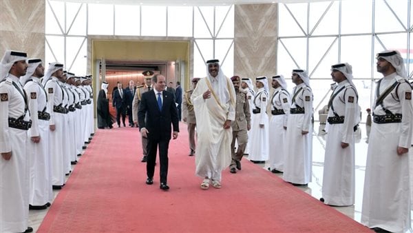 الأمير تميم في المقدمة.. مراسم استقبال رسمية للرئيس السيسي بالديوان الأميري القطري الأمير تميم في المقدمة.. مراسم استقبال رسمية للرئيس السيسي بالديوان الأميري القطري