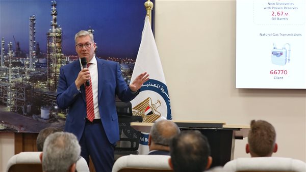 وزير البترول.. زيادة الإنتاج يجعلنا أكثر قدرة على الوفاء بإحتياجات المواطنين وزير البترول.. زيادة الإنتاج يجعلنا أكثر قدرة على الوفاء بإحتياجات المواطنين