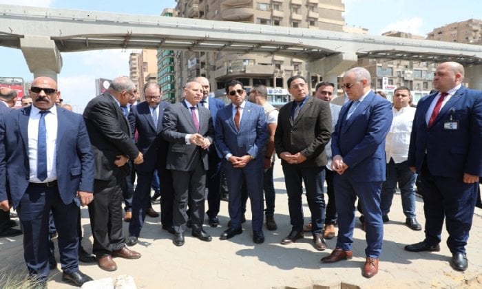 ضمن مبادرة «تراك في الشارع».. وزير الشباب ومحافظ القاهرة يتفقدان أعمال إنشاء ممشى رياضي بشرق مدينة نصر ضمن مبادرة «تراك في الشارع».. وزير الشباب ومحافظ القاهرة يتفقدان أعمال إنشاء ممشى رياضي بشرق مدينة نصر