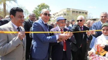 «بهجة الربيع».. .محافظ المنيا ورئيس الجامعة يفتتحان معرض الزهور لكلية "زراعة المنيا"