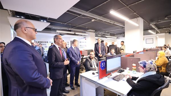 وزير الاتصالات: شركة أمريكية تصدر منتجاتها من بنها لـ 53 دولة حول العالم وتراهن على كفاءة الشباب وزير الاتصالات: شركة أمريكية تصدر منتجاتها من بنها لـ 53 دولة حول العالم وتراهن على كفاءة الشباب