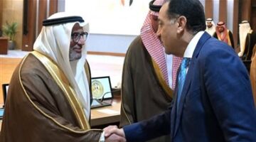 رئيس الوزراء يستقبل وفدًا من رجال الأعمال السعوديين لبحث فرص التعاون المشتركة