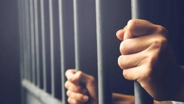 سائق يحول سيارته لمخزن مخدرات بشرم الشيخ… والمحكمة تعاقبه بالحبس سائق يحول سيارته لمخزن مخدرات بشرم الشيخ… والمحكمة تعاقبه بالحبس