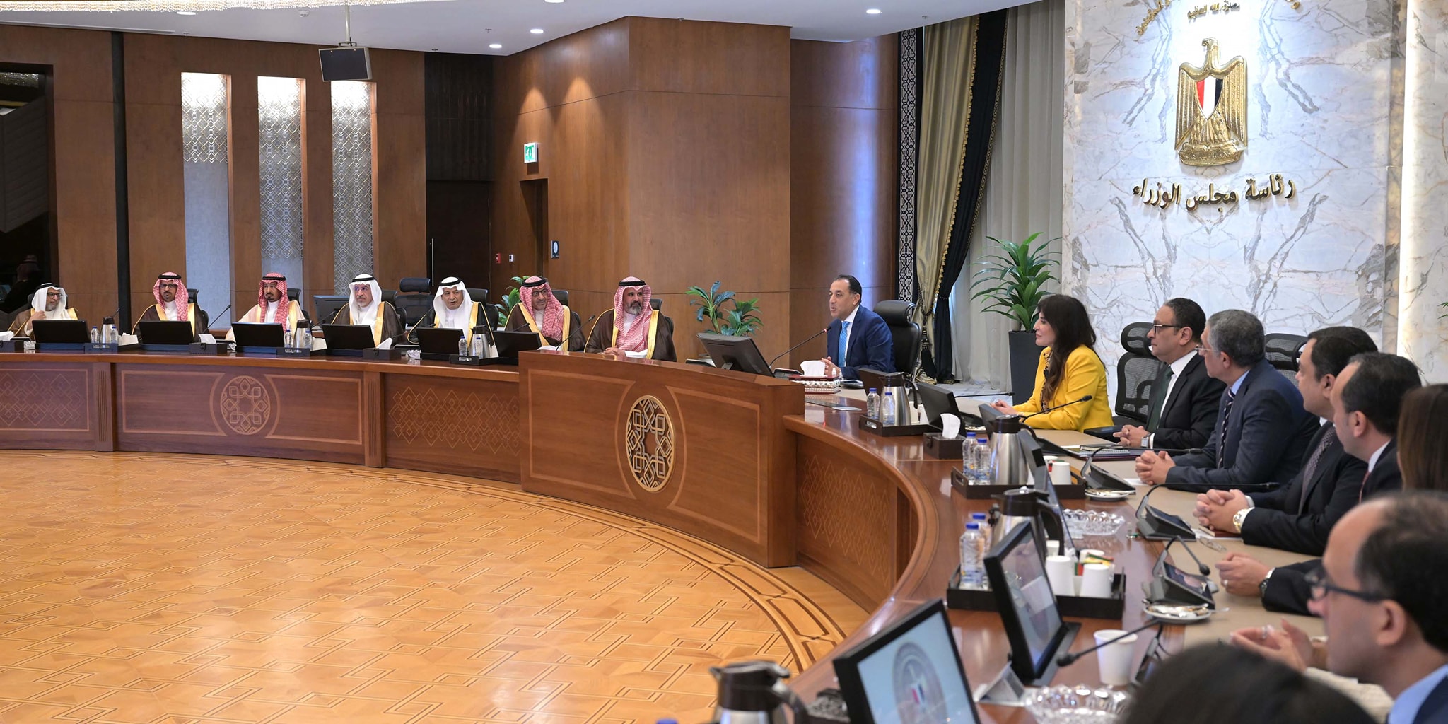 رئيس الوزراء يستقبل وفدًا من رجال الأعمال السعوديين لبحث فرص التعاون رئيس الوزراء يستقبل وفدًا من رجال الأعمال السعوديين لبحث فرص التعاون