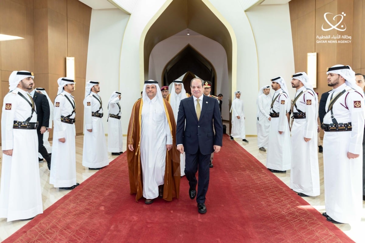 الرئيس المصري يغادر الدوحة الرئيس المصري يغادر الدوحة