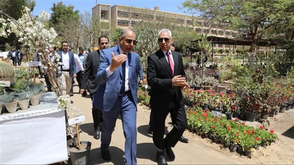 محافظ المنيا ورئيس الجامعة يفتتحان معرض الزهور كلية الزراعة «بهجة الربيع» محافظ المنيا ورئيس الجامعة يفتتحان معرض الزهور كلية الزراعة «بهجة الربيع»