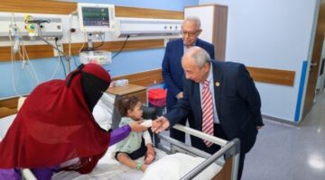 دعمًا للعمل الخيري.. نقيب المهندسين ووكيلا النقابة في زيارة لمستشفى «الناس»