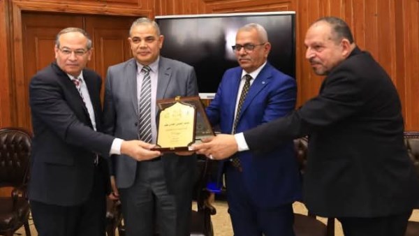 مؤتمر علمي يناقش دور الذكاء الاصطناعي في الصيدلة بجامعة كفر الشيخ | صور