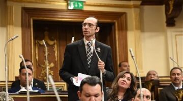 محمد عبد العزيز يرفض الحساب الختامي للموازنة: "الحكومة أهدرت المال العام بقيمة 50 مليار جنيه وترفع أسعار الوقود على المواطن