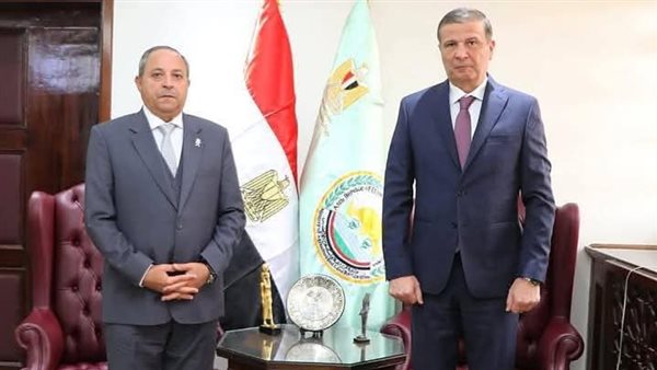 وزير الزراعة يبحث مع محافظ بورسعيد ملف تقنين الأراضي وتعزيز الخدمات