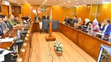 محافظ أسيوط يطالب بتسريع وتيرة العمل لتسليم مشروعات حياة كريمة