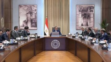 رئيس الوزراء يلتقي أعضاء اللجنة المُشكلة لبحث تحديات ومستقبل الإعلام والدراما المصرية