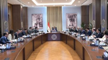 رئيس الوزراء يلتقي أعضاء اللجنة المُشكلة لبحث تحديات ومستقبل الإعلام والدراما