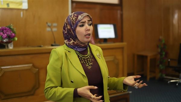وكيل كلية إعلام قنا تُحذر من مشاركة المعلومات الشخصية عبر التواصل الاجتماعي وكيل كلية إعلام قنا تُحذر من مشاركة المعلومات الشخصية عبر التواصل الاجتماعي